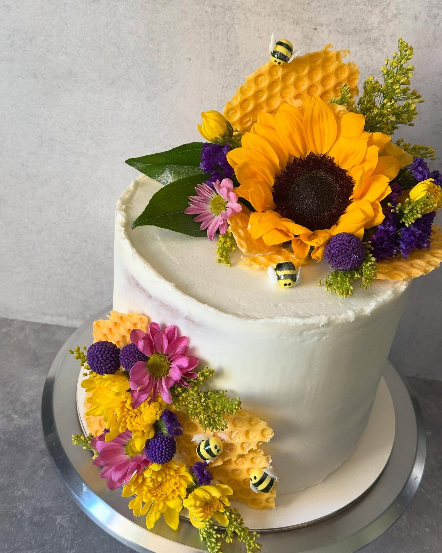 Featured cake by Kayde's Kreations